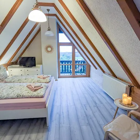 B8 Urlaubsmagie Bergsteigerwohnung Mit Balkon Mit Aussicht Aufs Elbsandsteingebirge Sebnitz