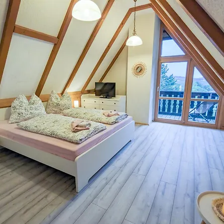 Апартаменты B8 Urlaubsmagie Bergsteigerwohnung Mit Balkon Mit Aussicht Aufs Elbsandsteingebirge