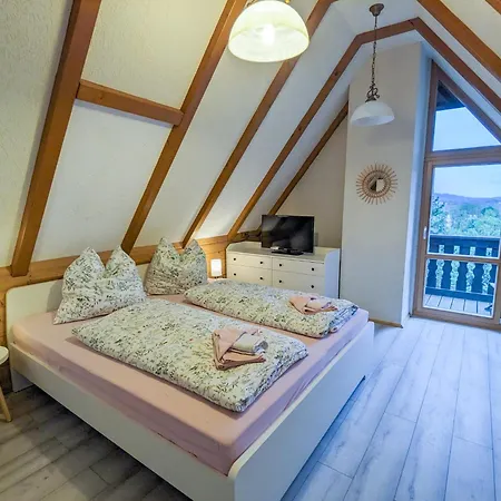 B8 Urlaubsmagie Bergsteigerwohnung Mit Balkon Mit Aussicht Aufs Elbsandsteingebirge Apartamento
