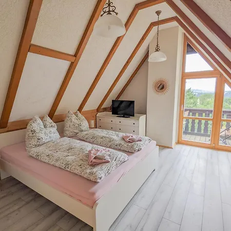 Апартаменты B8 Urlaubsmagie Bergsteigerwohnung Mit Balkon Mit Aussicht Aufs Elbsandsteingebirge Зебниц