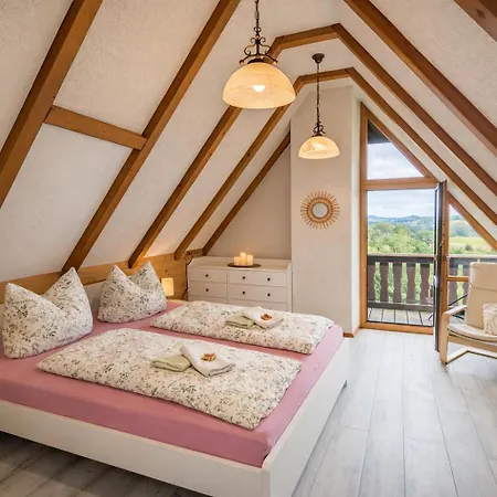 Urlaubsmagie - Bergsteigersuite - Mit Balkon - Blick In Saechsische Schweiz * ゼーブニッツ