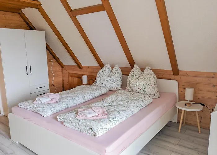 B8 Urlaubsmagie Bergsteigerwohnung Mit Balkon Mit Aussicht Aufs Elbsandsteingebirge *