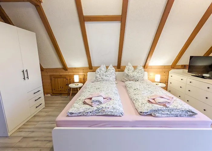 B8 Urlaubsmagie Bergsteigerwohnung Mit Balkon Mit Aussicht Aufs Elbsandsteingebirge شقة