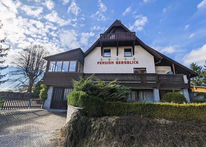 B8 Urlaubsmagie Bergsteigerwohnung Mit Balkon Mit Aussicht Aufs Elbsandsteingebirge *
