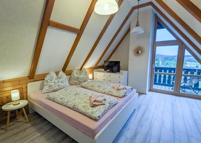 B8 Urlaubsmagie Bergsteigerwohnung Mit Balkon Mit Aussicht Aufs Elbsandsteingebirge شقة
