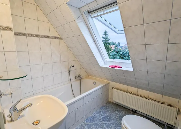 B8 Urlaubsmagie Bergsteigerwohnung Mit Balkon Mit Aussicht Aufs Elbsandsteingebirge زبنيتس