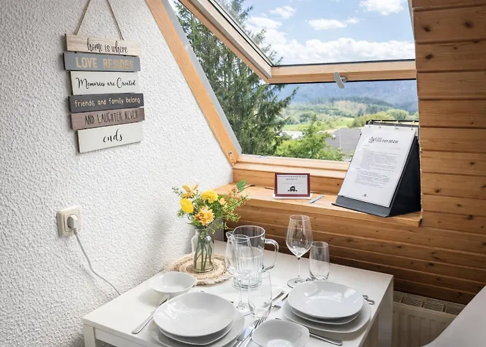 B8 Urlaubsmagie Bergsteigerwohnung Mit Balkon Mit Aussicht Aufs Elbsandsteingebirge شقة