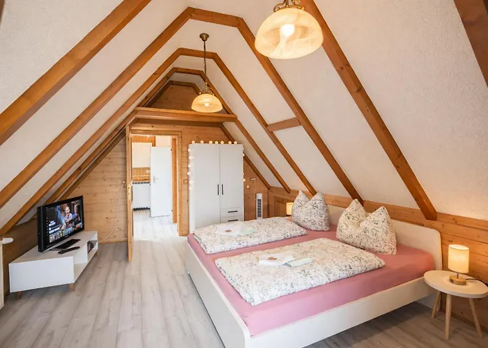 B8 Urlaubsmagie Bergsteigerwohnung Mit Balkon Mit Aussicht Aufs Elbsandsteingebirge *